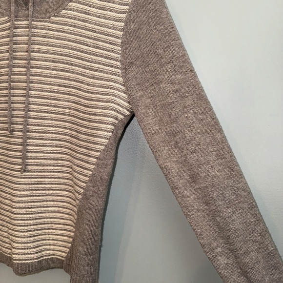 EUC Athleta Noe 100% Merino Wool Striped Hoodie Sweater Size XS - Picture 6 of 8